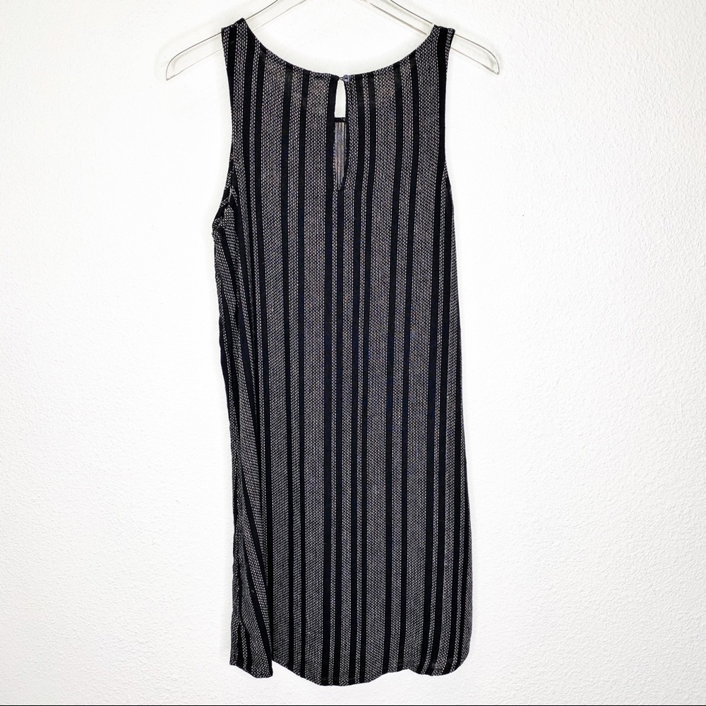 Old Navy Shift Dress - Picture 5 of 5